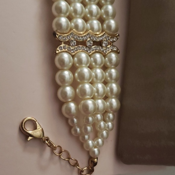 Choker - Picture 2 of 3